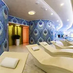 Отель King's - Casino And - Adults Only