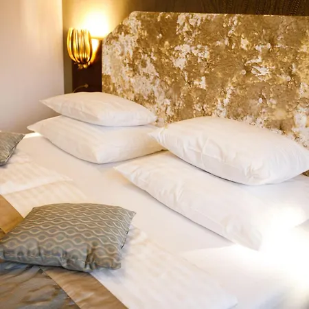 Hotell King's - Casino And