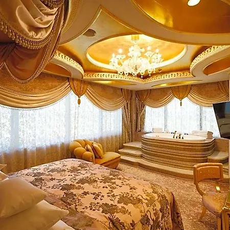 King's - Casino And - Adults Only