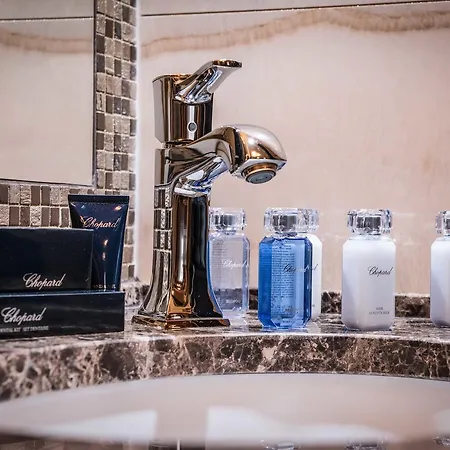 Hotell King's - Casino And